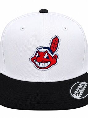 Cleveland Indians hat white & black Cleveland Indians SnapBack hat new